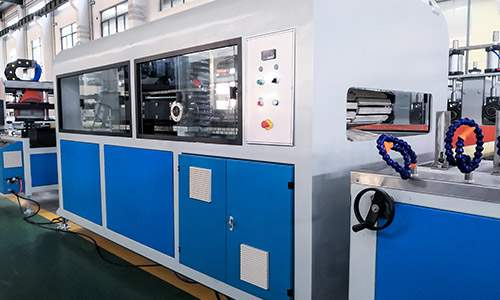 PVC木塑發(fā)泡板材生產線